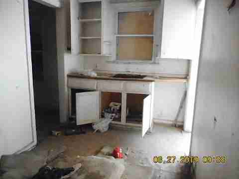 8523 Strathmoor (23)_m.jpg